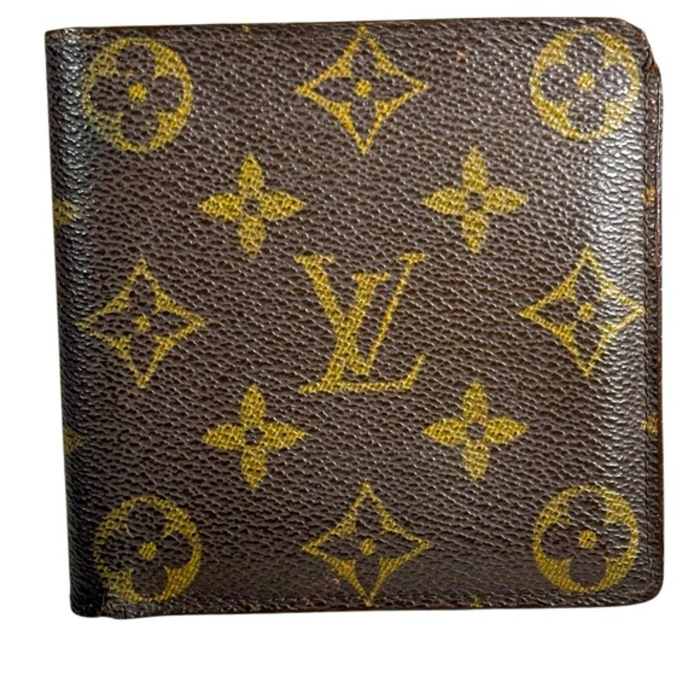LOUIS VUITTON MONOGRAM BIFOLD WALLET IN MINT CONDITIONIONN